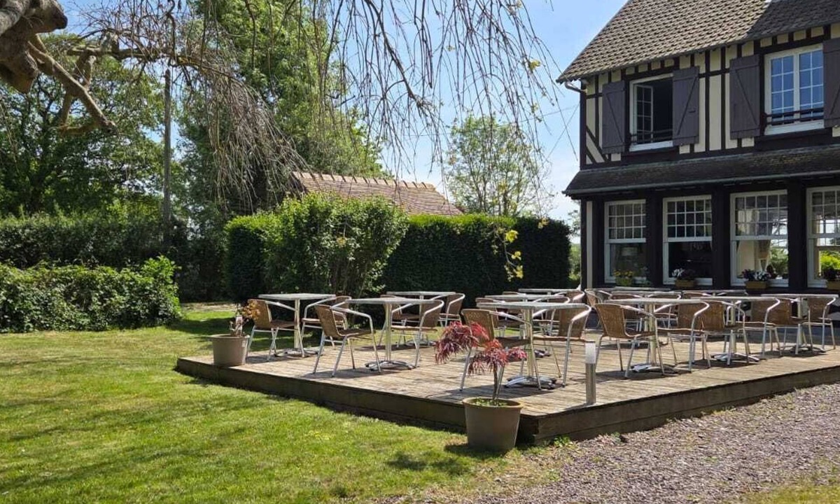 Houlgate Hotel | LOGIS AUBERGE DES AULNETTES