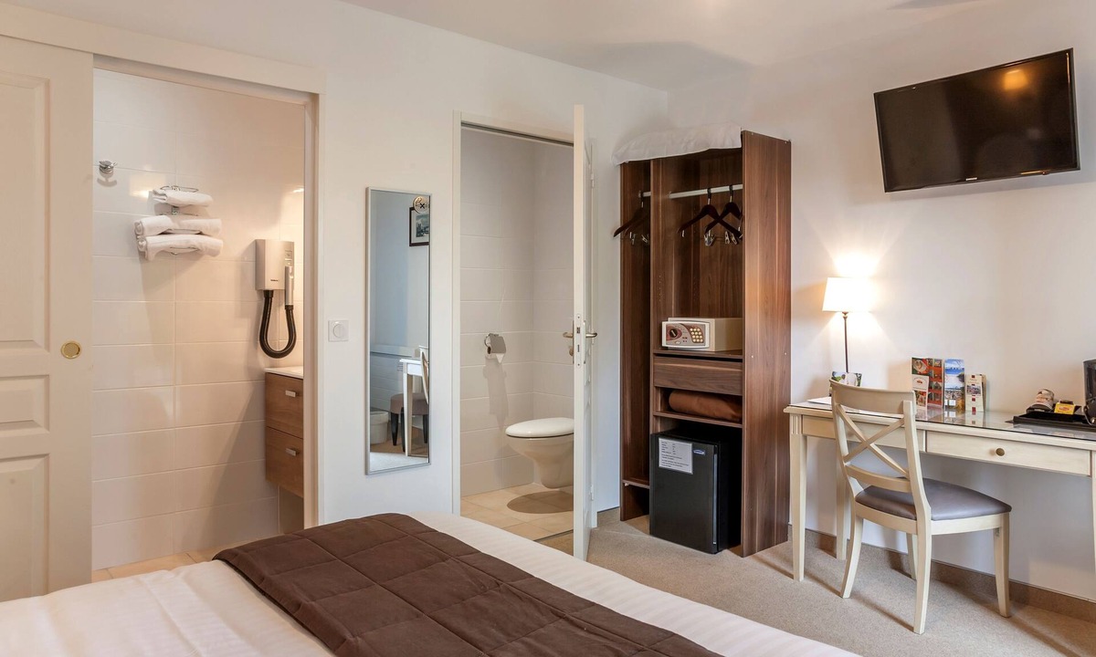 Tennie Hotel | Logis Auberge le Petit Pont