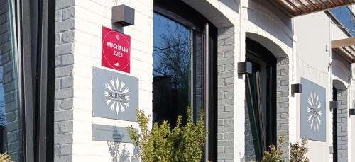 Rouvres-en-Xaintois Hotel | Logis Burnel Et La Cle Des Champs