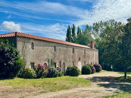 Sainte-Foy House | Logis de la Grossetière 13 personnes 15 min de l'océan