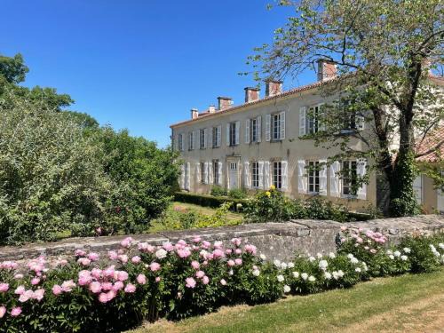 Sigournais Bed & Breakfast | Logis de la Jordronnière, Chambre d hôtes