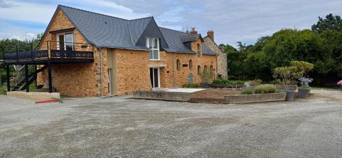 Ahuille House | Logis de la Provosterie CLICRO
