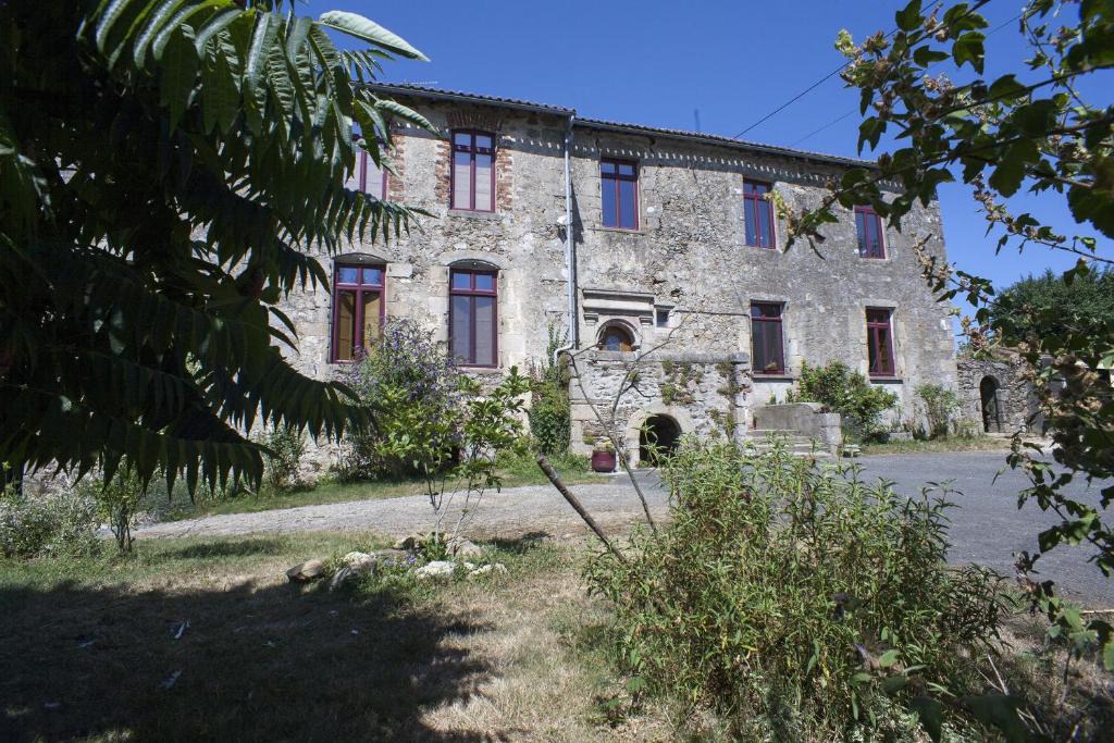 Bressuire Bed & Breakfast | Logis de Riparfonds