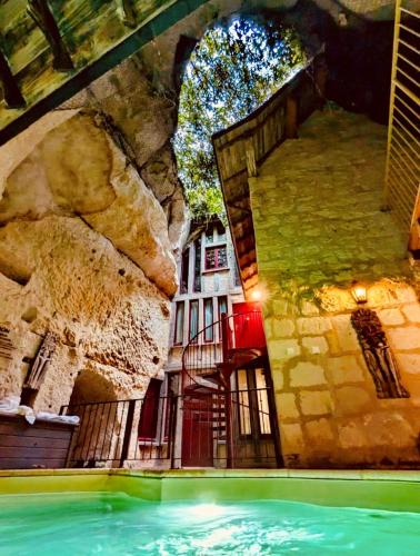 Turquant Hotel | Logis Demeure de la Vignole