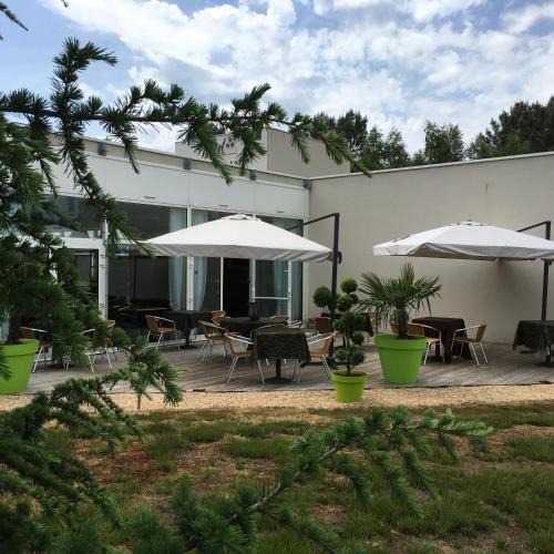 Montfort-le-Gesnois Hotel | Logis des Sittelles