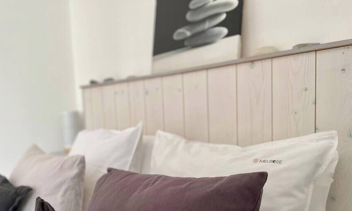 Saint-Martin-des-Entrees Apartment | Logis Saint-Martin by Melrose