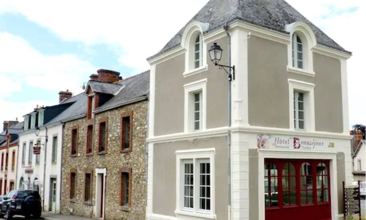 Chammes Hotel | Logis Hotel Beauséjour