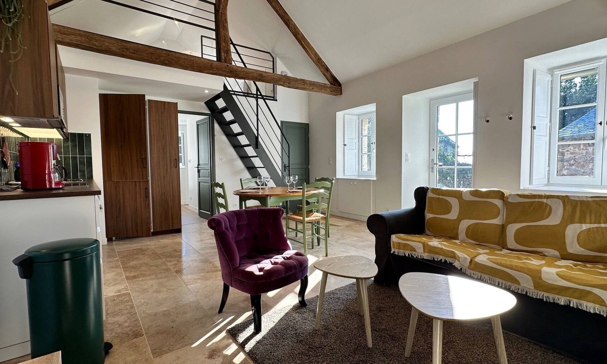 Sainte-Suzanne-and-Chammes House | Logis du Pressoir