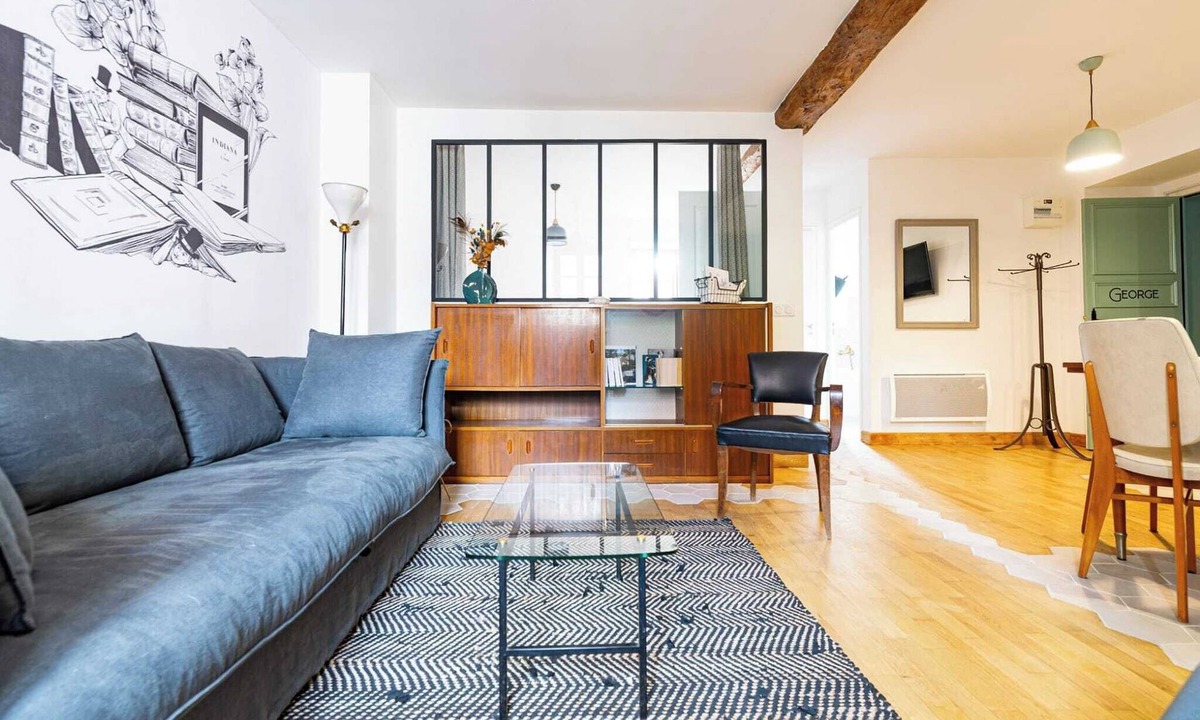 Flavigny-sur-Ozerain Apartment | Logis George