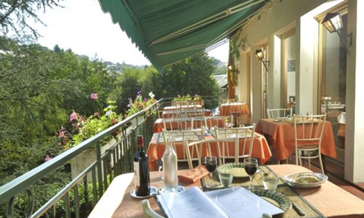 Uzerche Hotel | Logis Hôtel AMBROISE