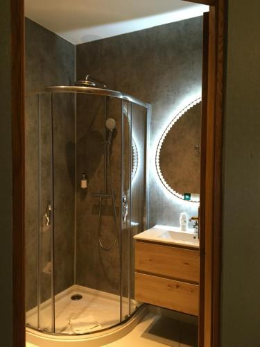 Saint-Quentin Hotel | Logis Hôtel & Appartements Le Florence
