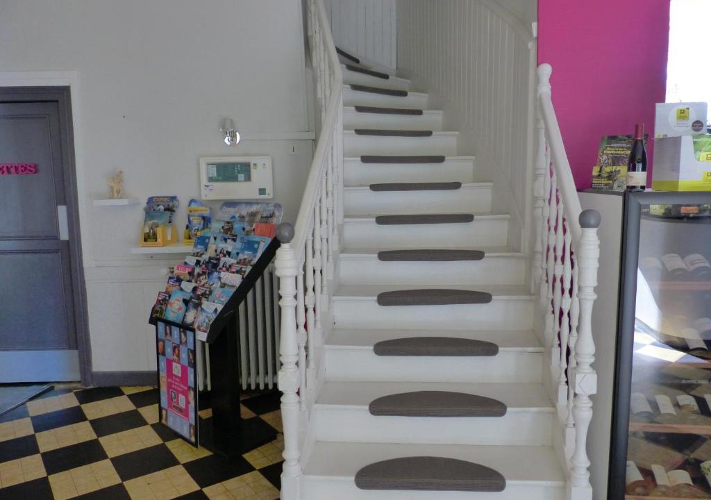 Buzancais Hotel | Logis Hôtel Au Croissant