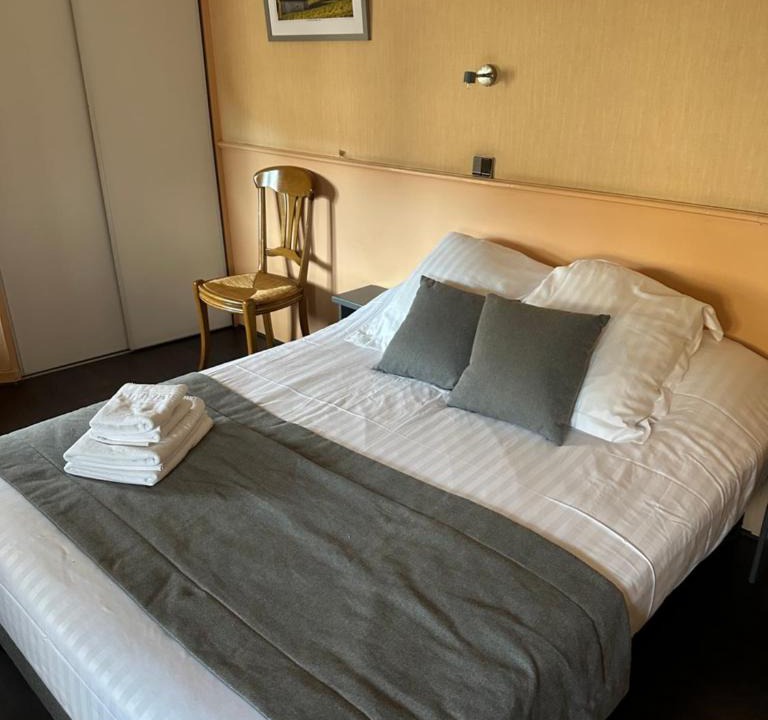 Yenne Hotel | Logis Hôtel du Fer à Cheval