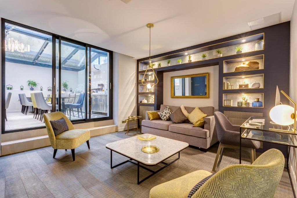 Batignolles Hotel | Logis hôtel Jardin de Villiers
