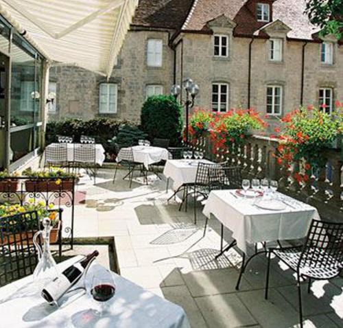 Langres Hotel | Logis Hôtel Le Cheval Blanc