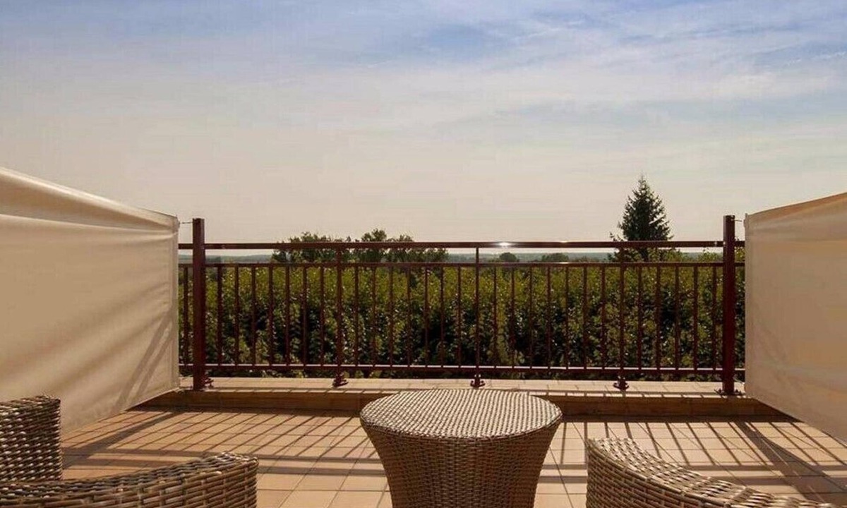 Pouilly-sur-Loire Hotel | Logis Hôtel Le Coq Hardi