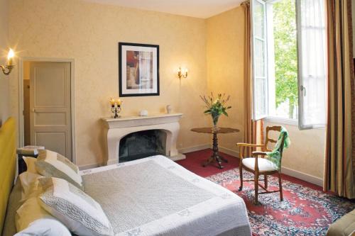 Chinon Hotel | Logis Hôtel Le Plantagenêt