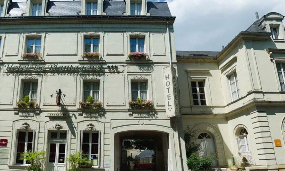 Chinon Hotel | Logis Hôtel Le Plantagenêt