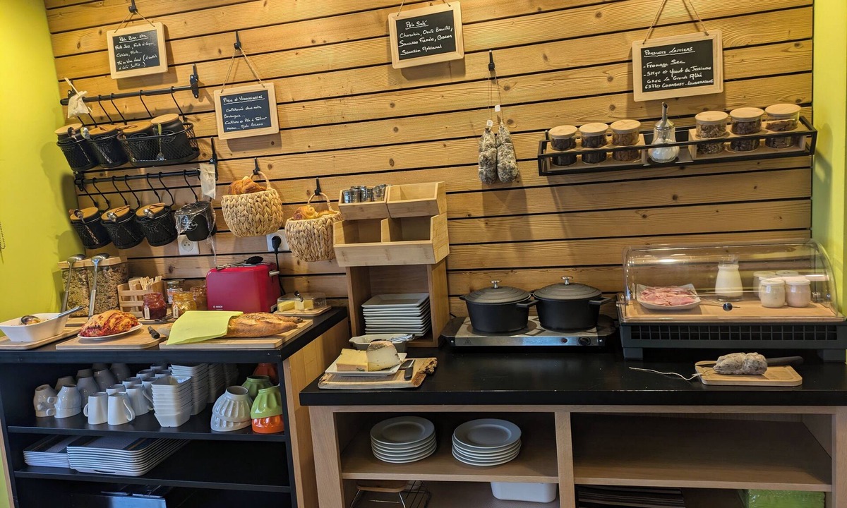 Panissieres Hotel | Logis Hôtel Le Tisseur des Saveurs