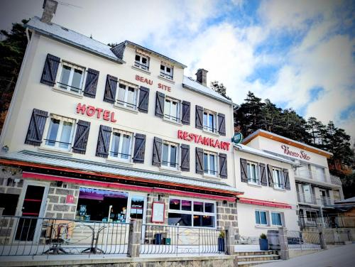 Jassat Hotel | Logis Hôtel Restaurant Beau Site