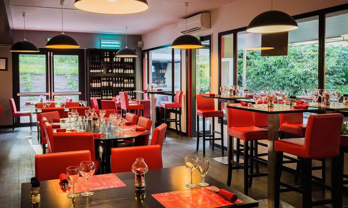 Lons-le-Saunier Hotel | Logis Hôtel Restaurant Le Grill