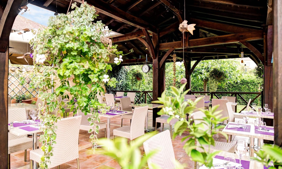 Estang Hotel | Logis Hôtel Restaurant Du Commerce