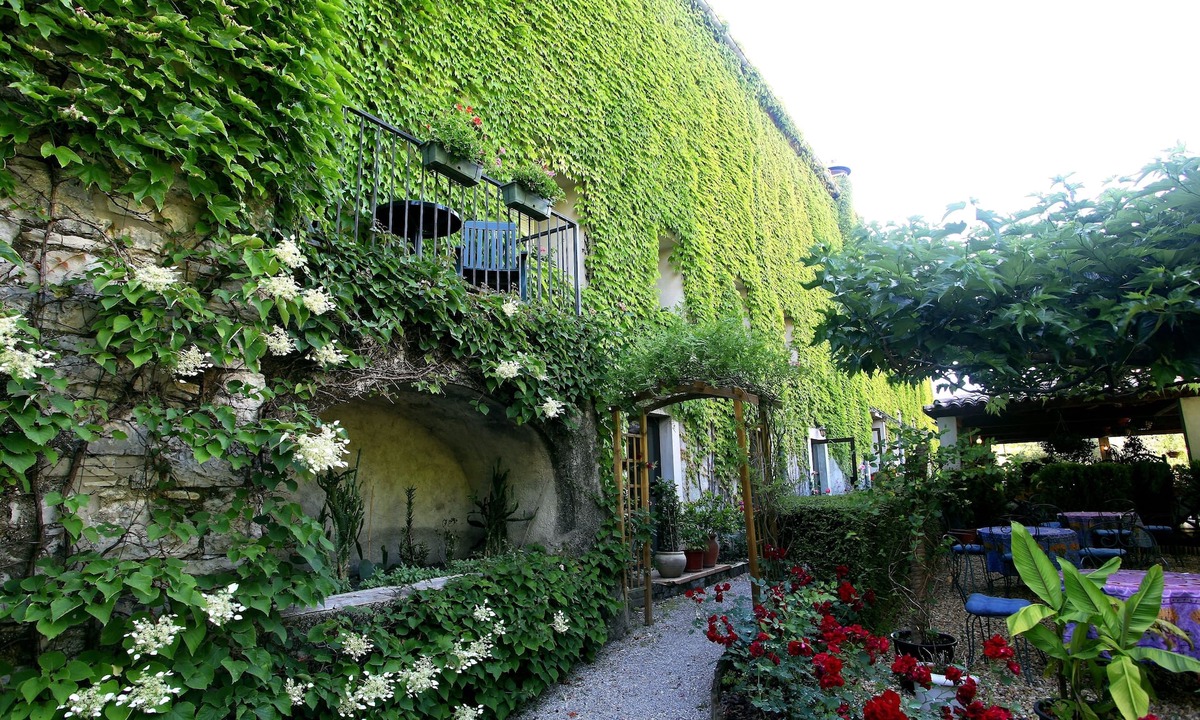 Cazilhac Hotel | Logis Hôtel restaurant Les Norias