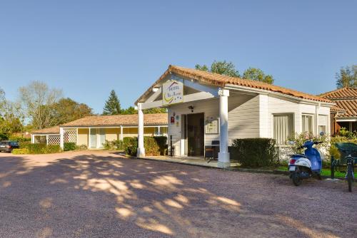 Le Vigeant Hotel | Logis Hôtel Val de Vienne
