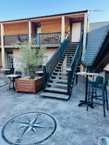 Nebouzat Hotel | Logis Hôtel Volcan Sancy