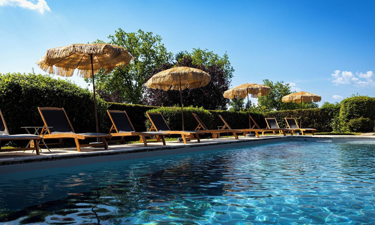 Semur-en-Auxois Hotel | Logis Hostellerie d’Aussois