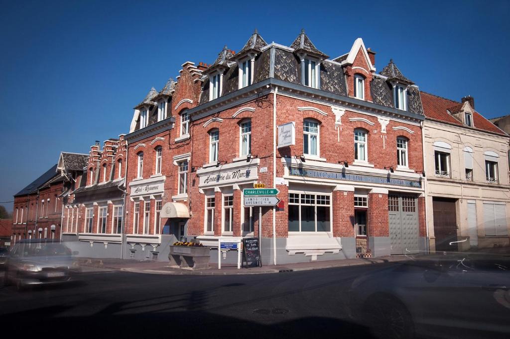 Le Cateau-Cambresis Hotel | Logis - Hostellerie & Restaurant du Marché