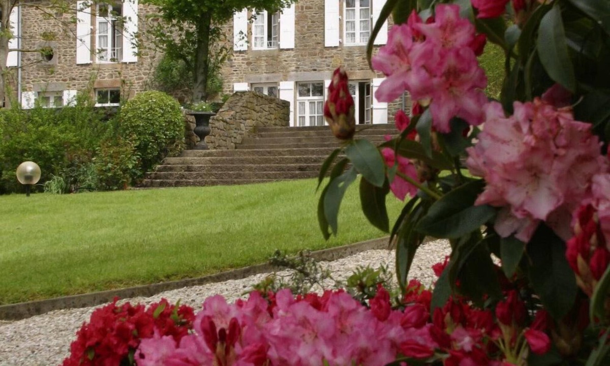 Combourg Hotel | Logis Hotel du Chateau