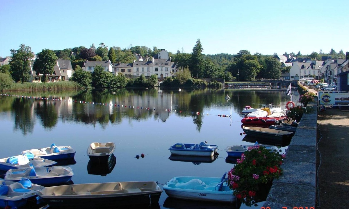 Huelgoat Hotel | Logis Hotel Du Lac