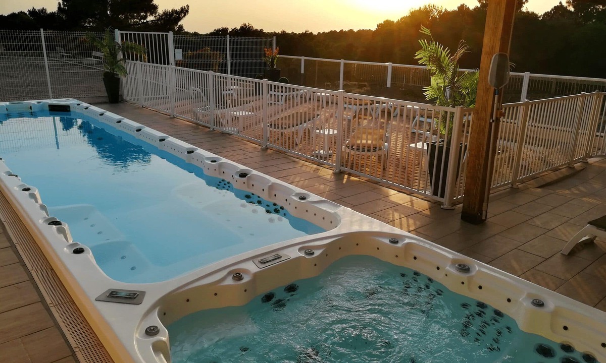 Douville Hotel | Logis Hotel Le Tropicana