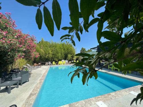 Costieres Hotel | Logis Hotel NIMOTEL