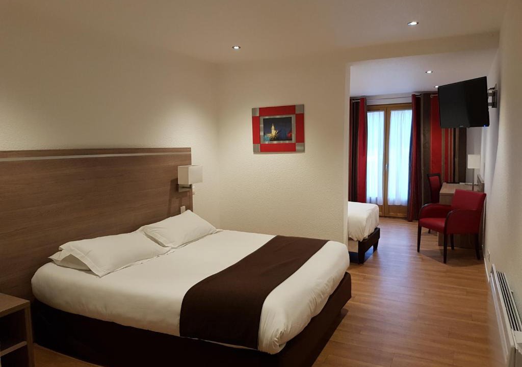 Ferrieres Hotel | Logis Hotel Restaurant de l'Abbaye