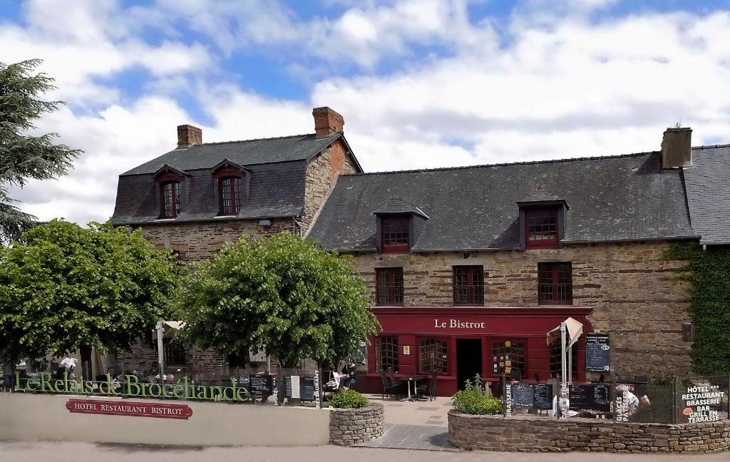 Paimpont Hotel | Logis Hotel, restaurant et spa Le Relais De Broceliande
