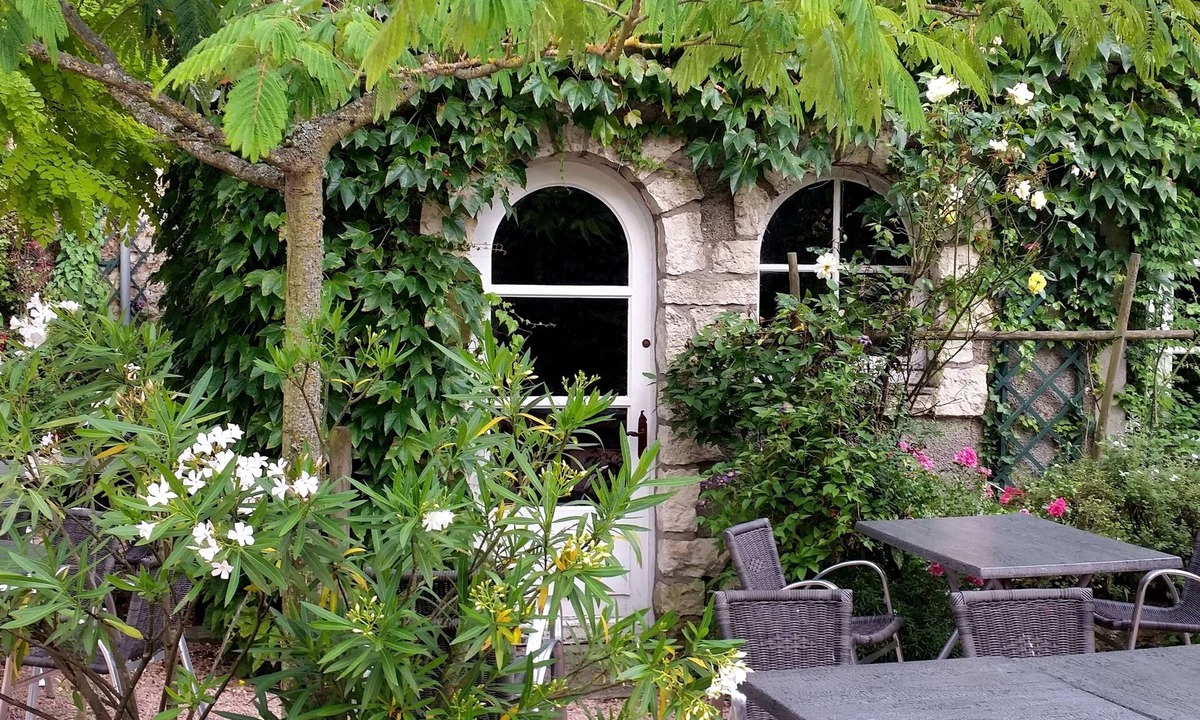 Sancoins Hotel | Logis Hotel Saint-Joseph
