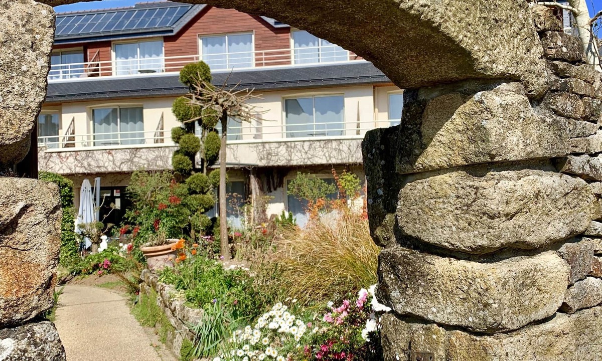Sainte-Anne-d'Auray Hotel | LOGIS L'Auberge