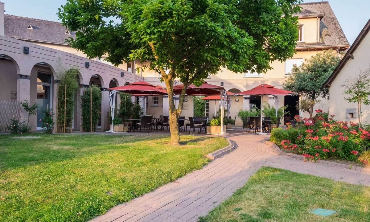 Saulges Hotel | Logis L'Ermitage Hôtel & Restaurant