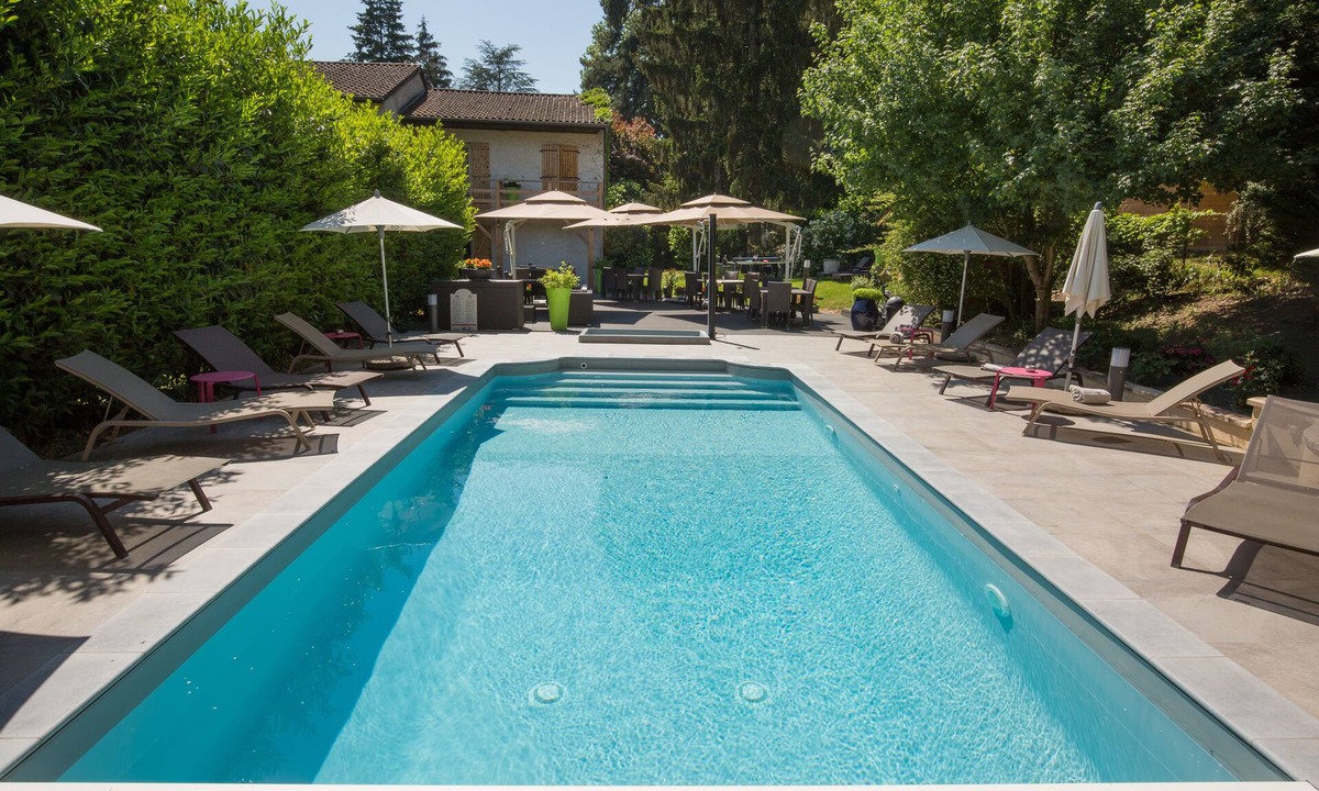 La Boisse Hotel | Logis Le Petit Casset