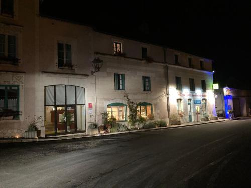 Troo Hotel | Logis Le Petit Trôo du Cheval Blanc