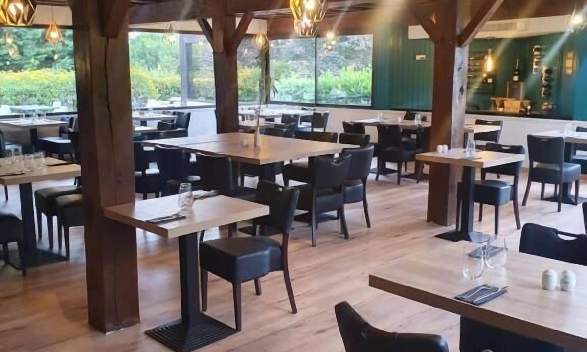 Tremeur Hotel | LOGIS Les Dineux Village