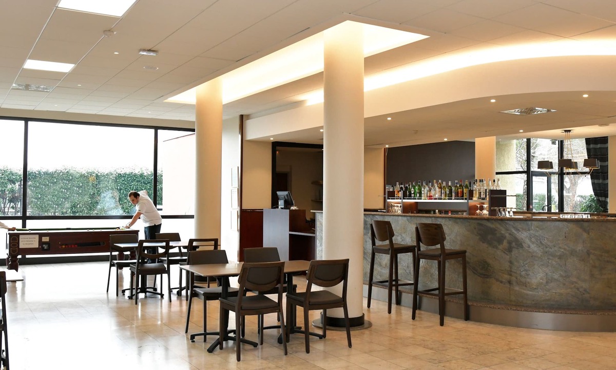 Saint-Maurice-de-Beynost Hotel | Logis Lyon Est