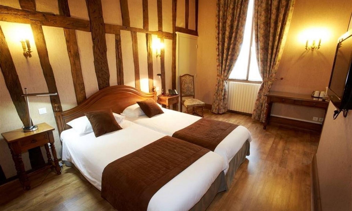 Ligny-le-Chatel Hotel | Logis Relais Saint Vincent