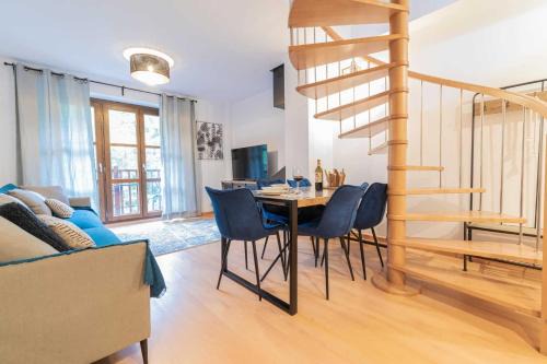 Benasque Apartment | LOIRA CASA SANCHINES: Cálido dúplex en Benasque