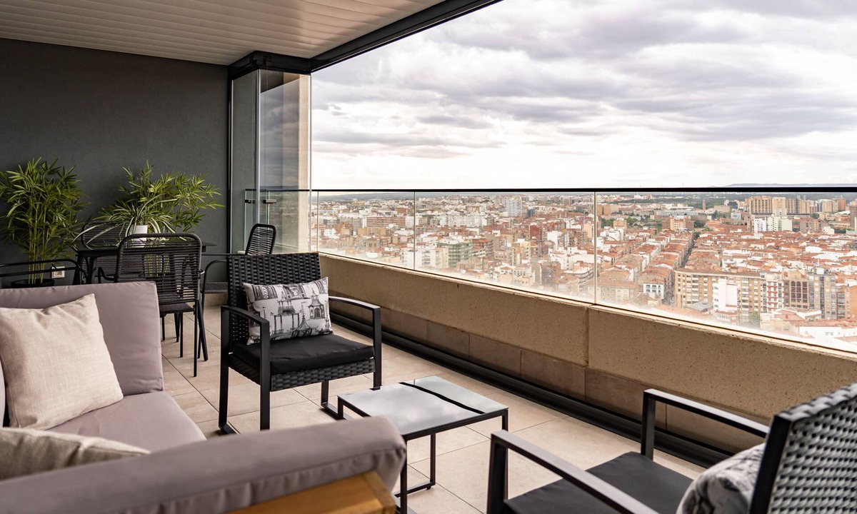 La Almozara Apartment | LOIRA TORRE 2: Luxury next to the Delicias Station