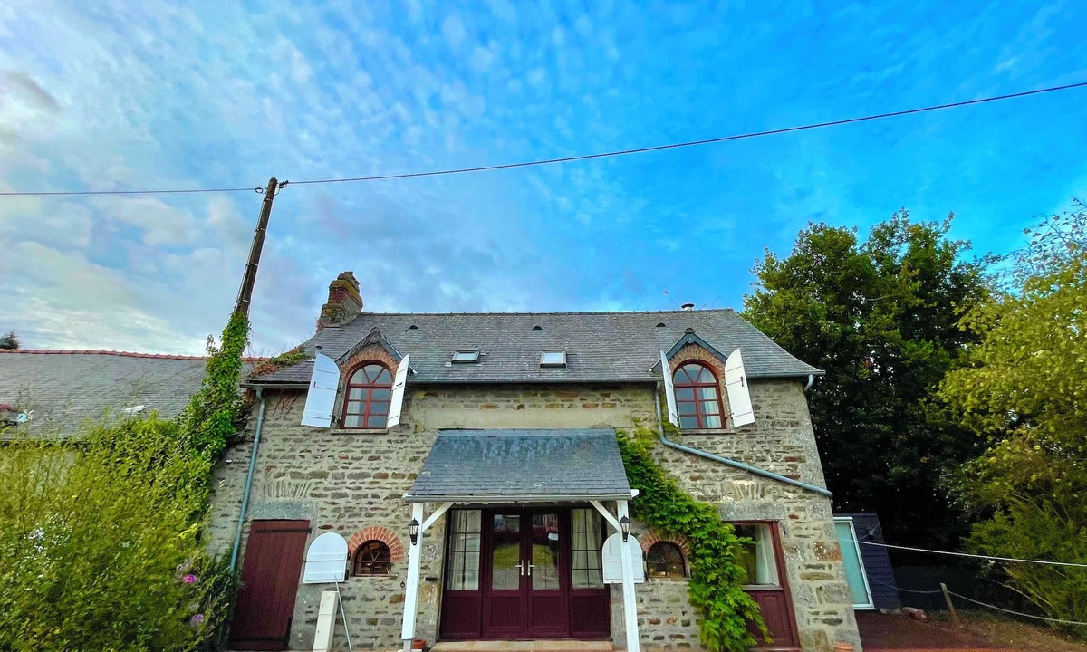 Sainte-Marie-du-Bois House | Loire Lodge - Rustic Barn Conversion