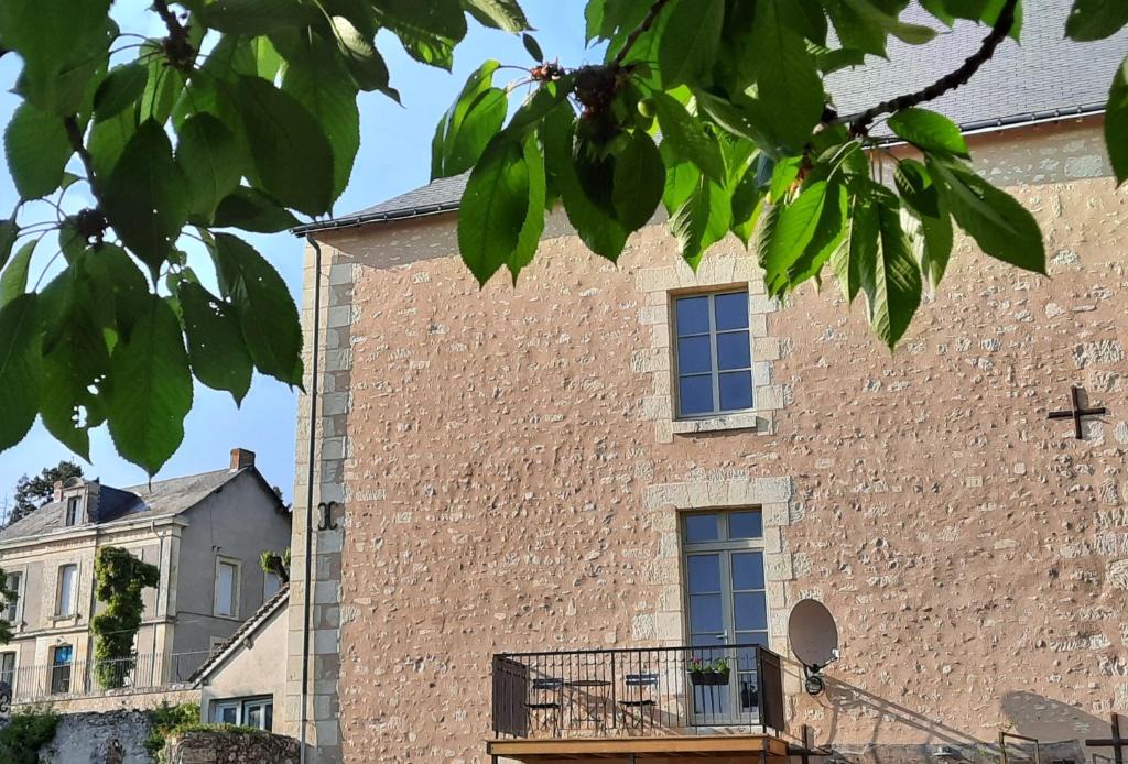 Le Grand-Pressigny Apartment | Loire Valley village centre apartment chezANIA