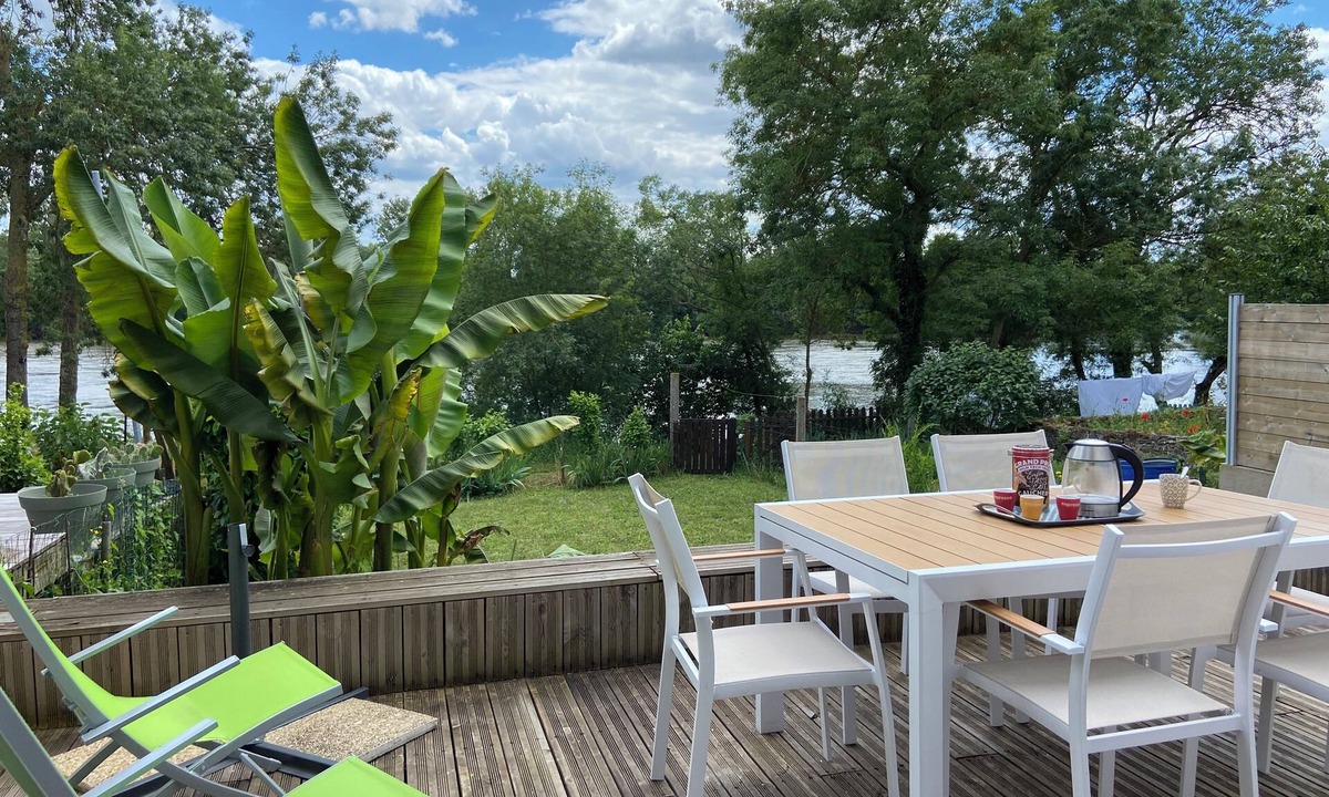 Varades House | Loire view house with south facing terrace 3 bedrooms
